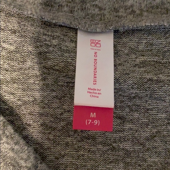 Fitted gray dress. - Picture 2 of 4